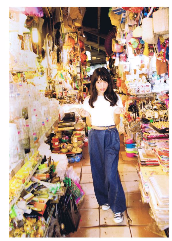 Rie Kitahara << and >> [PhotoBook]