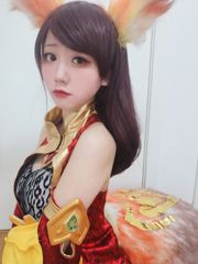 [Cosplay-Foto] Anime-Bloggerin Xianyin sic - King of Glory Daji probiert Make-up aus