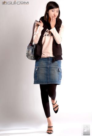 Model Zhang Di "Jeans-Kurzrock spielt elegant" [Ligui LiGui] Foto von schönen Beinen und Jadefüßen