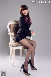 [丽 柜 Black 足 学院] Model Xiaoqian "Zwarte Zijde Hoge Hak Professionele Kleding" Mooie Benen en Jade Voet Foto Foto