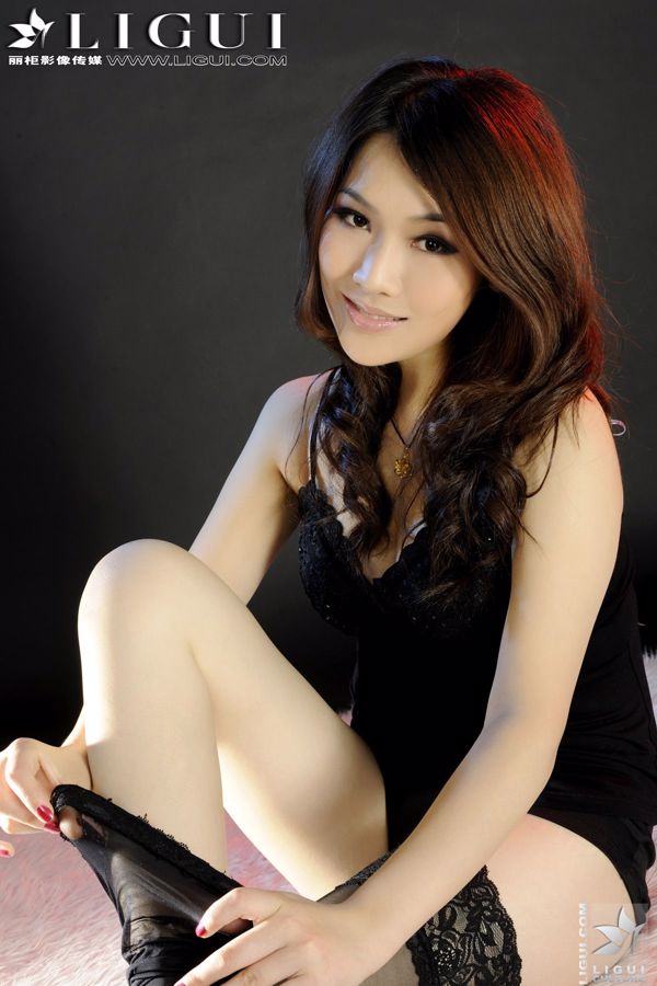 Modelo Wen Jing "La tentación del encaje negro" [丽 柜 LiGui] Foto de hermosas piernas y pies de jade