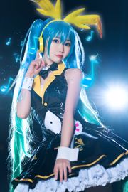 面饼仙儿《初音Miku》 [福利COSPLAY]