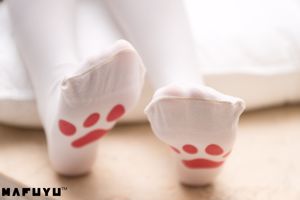Kamiyazaka Masuyo "Cat Claw White Silk Series" [COSPLAY Beauty]
