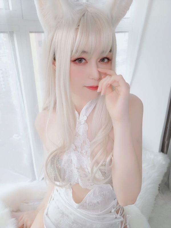 [COS Welfare] Panna Coser Baiyin - Biały Królik