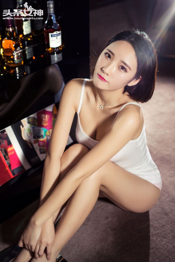 秦若兮《芊芊玉足 黄昏的邂诟》 [头条女神]