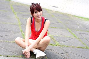 Modelo taiwanesa Jessica "Moda deportiva al aire libre"